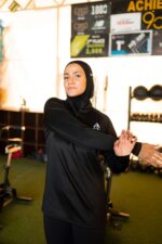 تيشرب بأكمام طويلة وسوستة – اسود - Image 2
